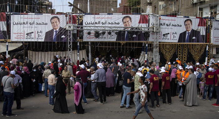 Egitto: aperti i seggi per eleggere 568 deputati