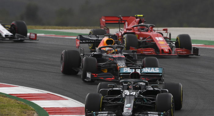 F1: Portogallo; vince Hamilton, quarta Ferrari Leclerc