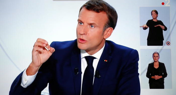 Macron, coprifuoco nella regione di Parigi dalle 21