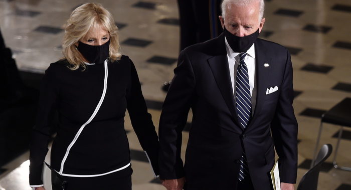 Media, Biden e la moglie negativi al coronavirus