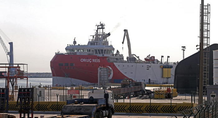 Turchia: nave Oruc Reis prolunga missione in acque contese