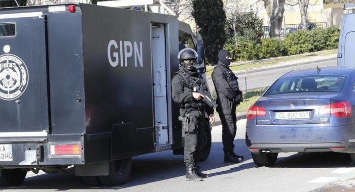 ++ Uomo decapitato vicino Parigi, indaga antiterrorismo ++