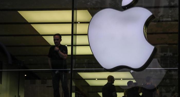 Apple: stop a fornitore Pegatron per violazione norme lavoro