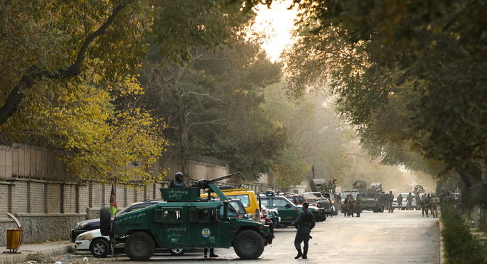 Attacco a Kabul concluso, 19 morti e 20 feriti