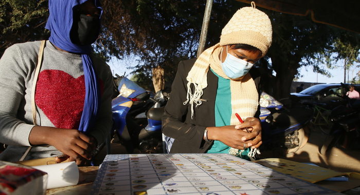 Burkina Faso vota fra tensioni, attacchi jihadisti e scontri