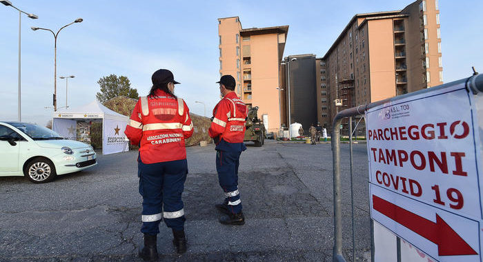 Covid: invitò negazionisti in reparto, primario malato