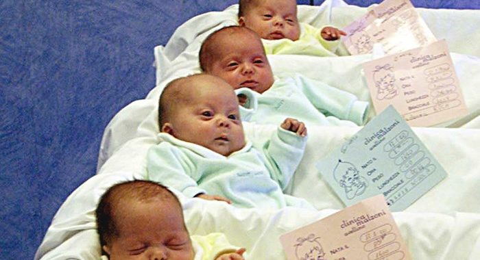 Effetto Covid su nuovi nati, in 2021 saranno meno di 400.000