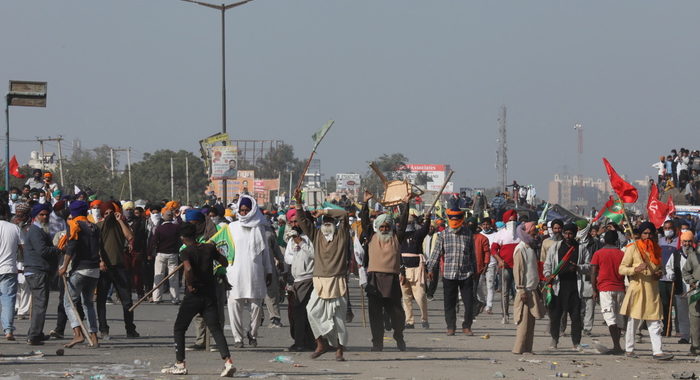 India: marcia dei contadini autorizzata a entrare a Delhi