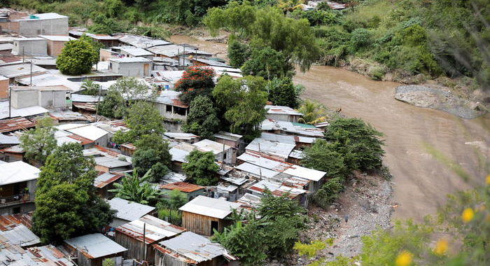 L’uragano Eta si abbatte sull’Honduras, almeno 57 morti