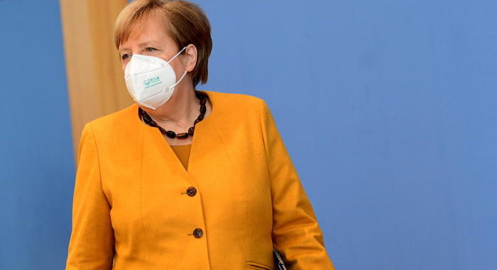 Merkel, pandemia come questa capita una volta ogni secolo