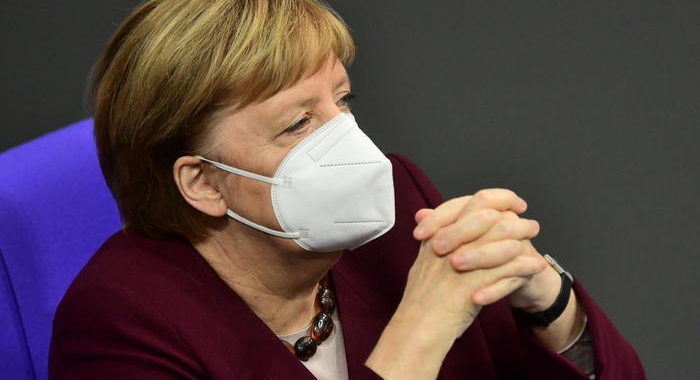 Merkel, possibile che ci sia il vaccino prima di Natale