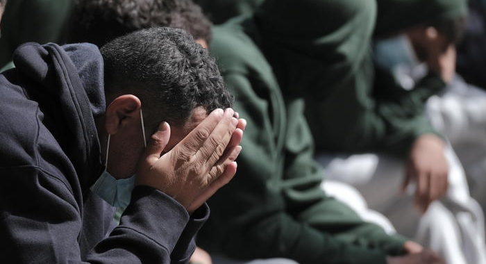 Migranti:Alarm Phone, 5 barche con 360 persone in difficoltà