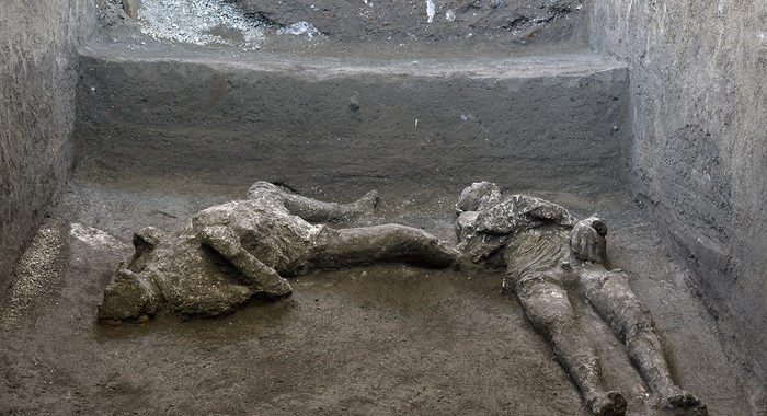 Pompei restituisce i corpi integri di due fuggiaschi