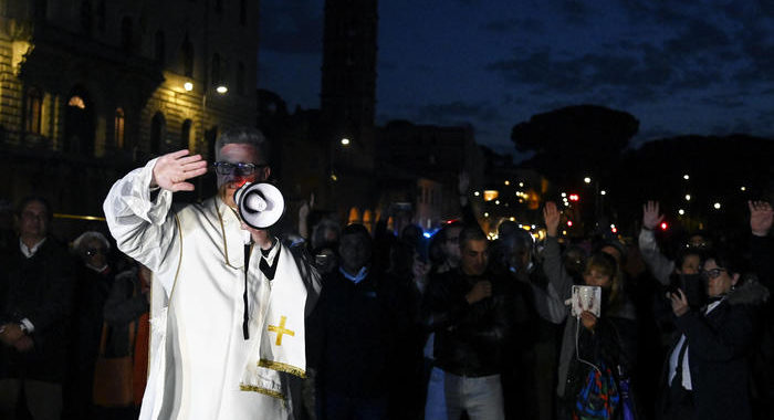 Sgomberata sede Forza Nuova a Roma