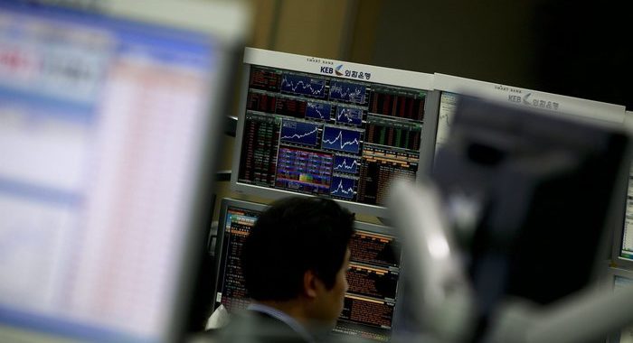 Spread Btp Bund apre stabile a 118 punti