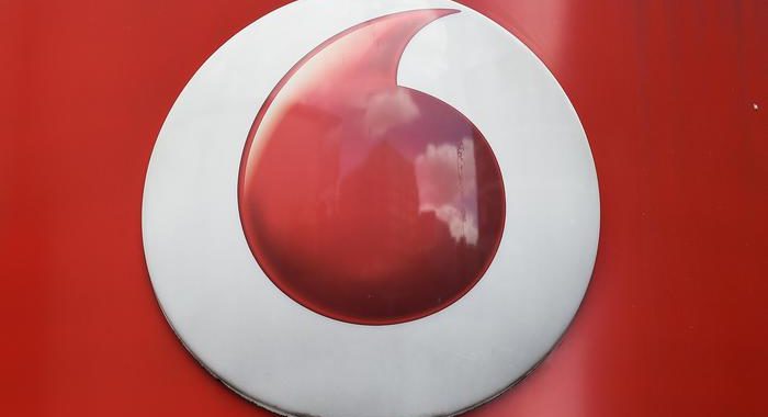 Vodafone: ricavi semestre a 21,4 miliardi, Ebitda 7 miliardi