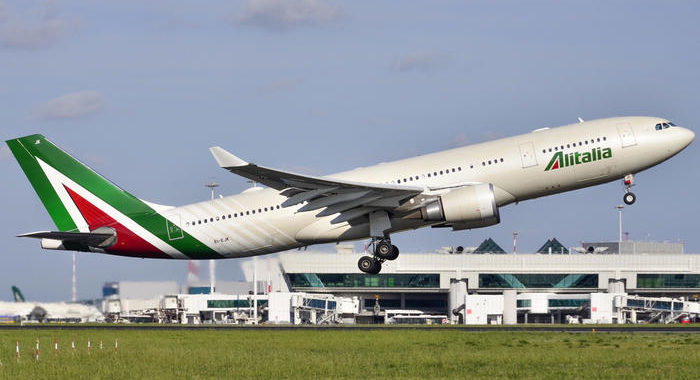 Alitalia: sindacati, il piano è insoddisfacente