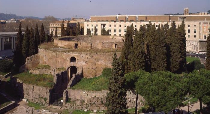 Archeologia: Dopo 14 anni riapre a Roma Mausoleo di Augusto