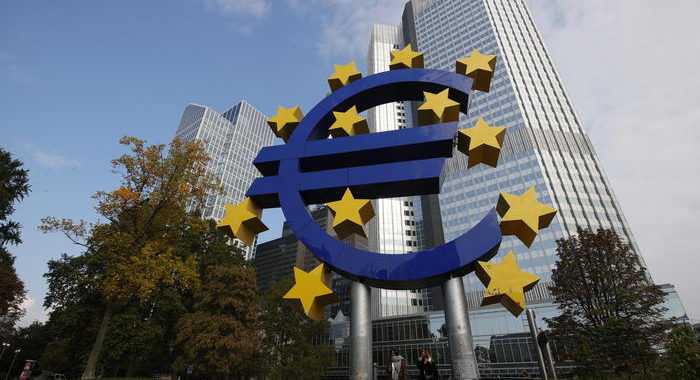 Bce: rendimento Btp a 5 anni per la prima volta negativo
