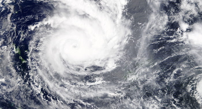 Ciclone Yasa si rafforza in super tempesta, punta sulle Fiji
