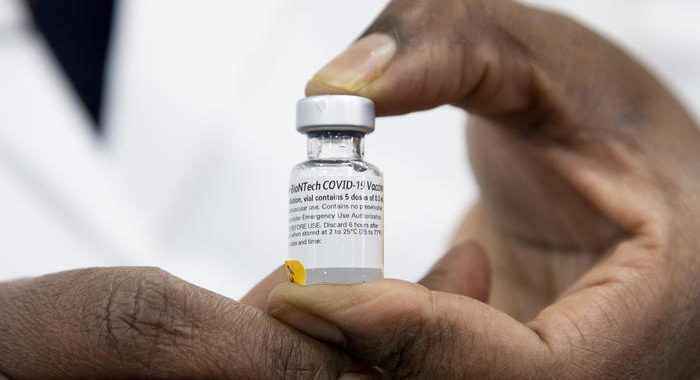 Covid: 25% popolazione mondiale ‘senza vaccino fino al 2022’