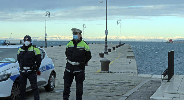Covid: controlli polizia aumentati a S.Stefano, 969 multati