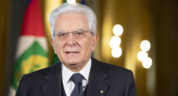 Covid: Mattarella non terrà cerimonia scambio auguri Natale