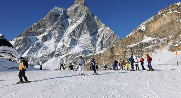 Covid: Zaia, premier lavora per chiusura piste sci estero