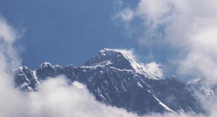 Everest ‘cresciuto’ di 86 cm, nuova misurazione Nepal-Cina