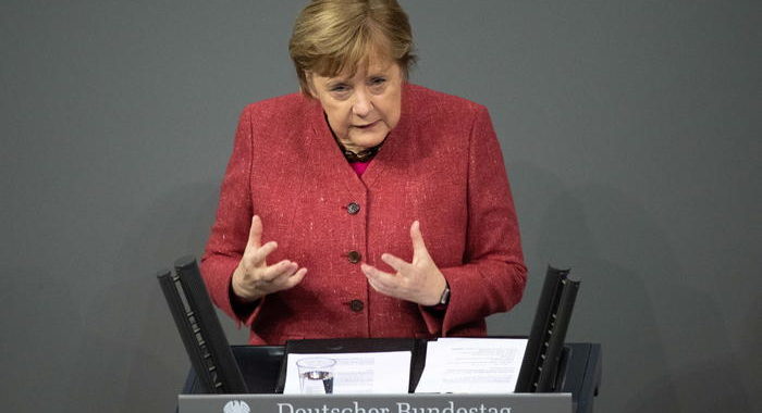 Germania: Merkel conferma lockdwon duro dal 16 dicembre