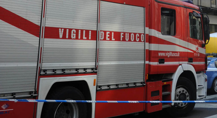 Incendio in un residence a Rimini, morta una donna