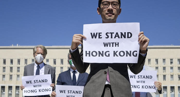 L’attivista di Hong Kong Nathan Law chiede asilo a Londra