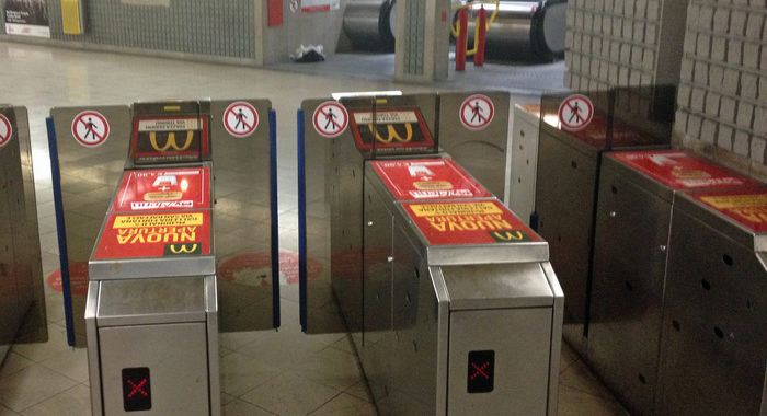 Natale: Atm, tornelli metro Milano chiusi 150 volte oggi