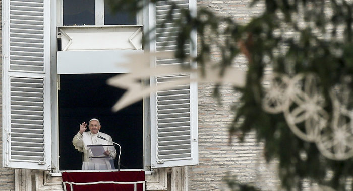 Papa: indulgenza plenaria per un anno,sguardo a malati Covid