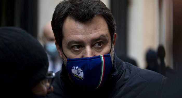 Salvini chiamerà Conte per fare punto su divieti Natale