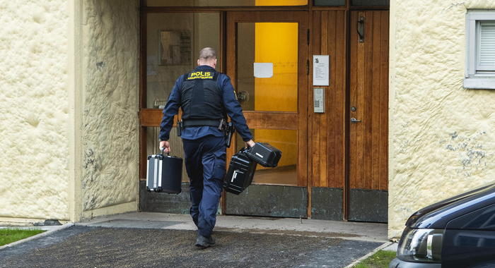Svezia: figlio segregato per 28 anni, madre arrestata