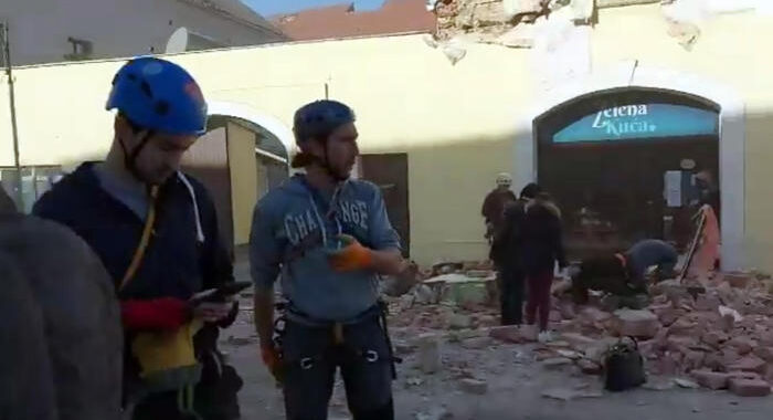 Terremoto Croazia: a Petrinja crollato ospedale e un asilo