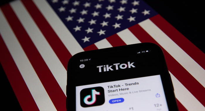 TikTok chiude il 2020 tra record di download e problemi Usa