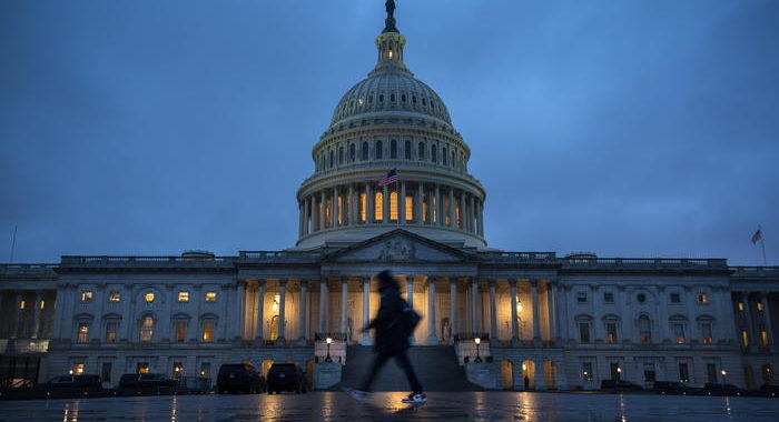 Usa: ok Camera a legge difesa, sfida minaccia veto Trump