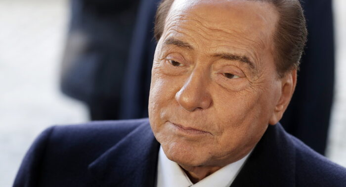Berlusconi dimesso da ospedale Monaco