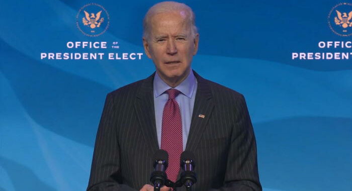 Biden, non ho paura di giurare all’aperto