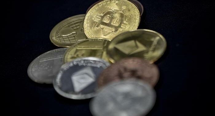 Bitcoin:nuovo record, mercato criptovalute sfonda mille mld