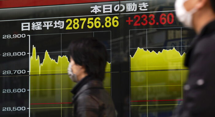 Borsa: Tokyo, apertura in rialzo (+0,46%)