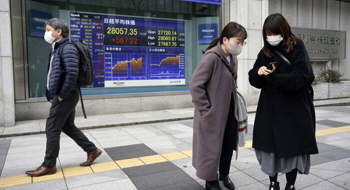 Borsa: Tokyo, apertura poco mossa (-0,15%)