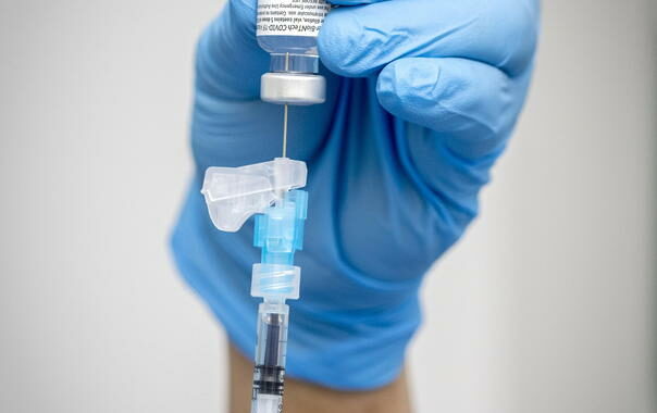 Capo BioNTech lancia l’allarme, servono altri vaccini