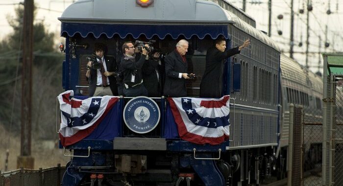 Cnn, Biden costretto a rinunciare al treno per giuramento
