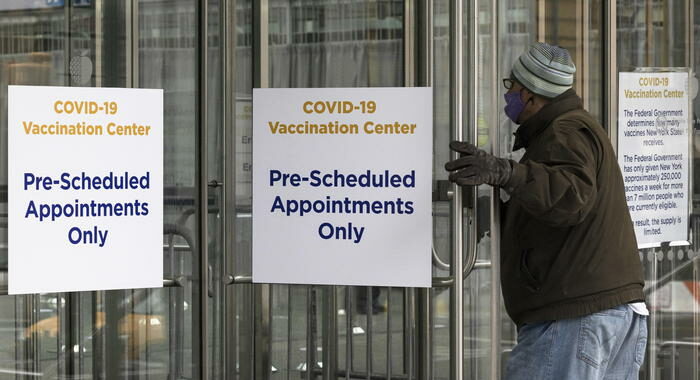 Covid: 20 milioni vaccini non tracciati, mistero per Biden