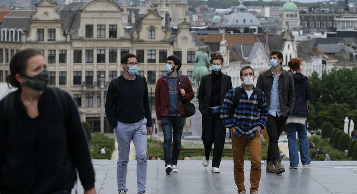 Covid: proteste a Bruxelles, 300 arresti