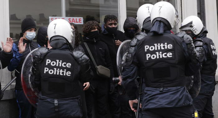 Covid: proteste a Bruxelles, quasi 500 arresti
