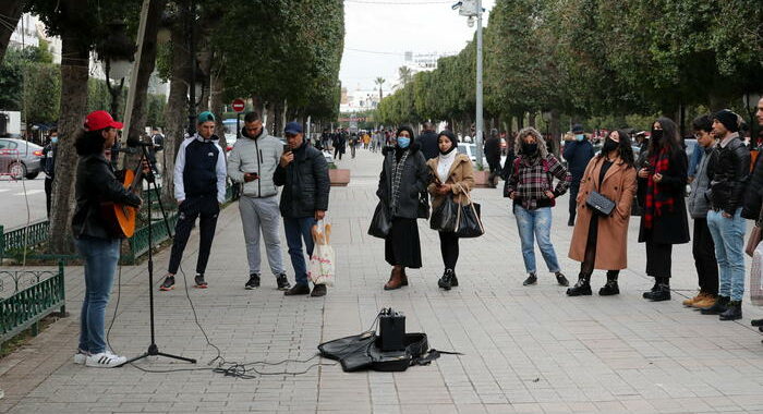 Covid: Tunisia, record di casi giornalieri, lockdown al via